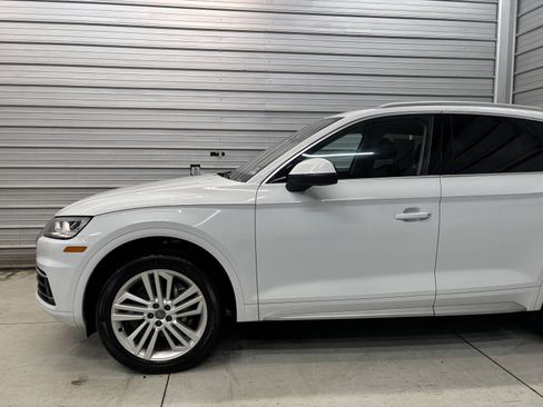 Used 2019 Audi Q5 2.0T Premium Plus w/ Premium Plus Package image 3