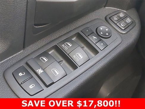 Used 2024 RAM 2500 Tradesman w/ Chrome Appearance Group image 27