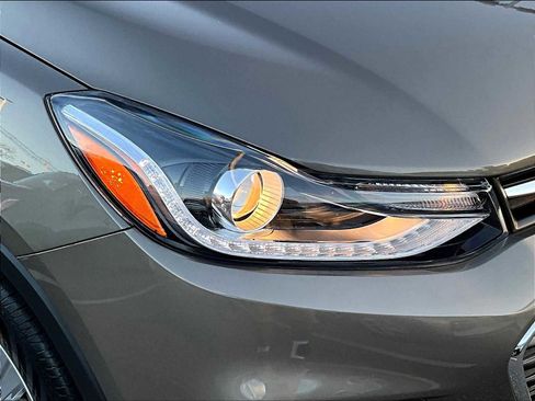 Used 2022 Chevrolet Trax LT w/ LT Convenience Package image 30