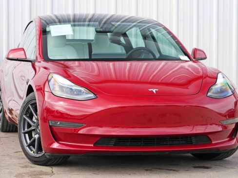 Used 2022 Tesla Model 3 image 4