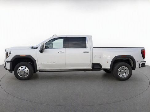 Used 2026 GMC Sierra 3500 Denali Ultimate w/ LPO, Black Badging Package AWD/4WD image 8