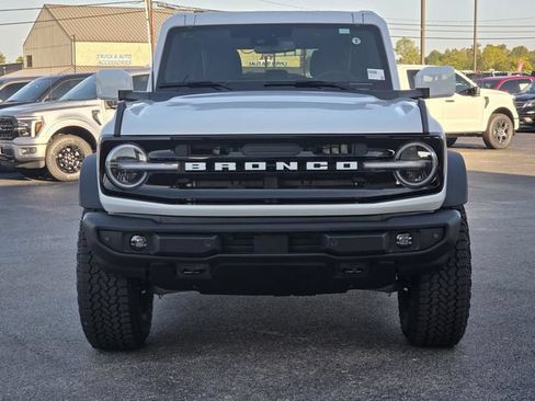 New 2026 Ford Bronco Outer Banks w/ Sasquatch Package AWD/4WD image 3