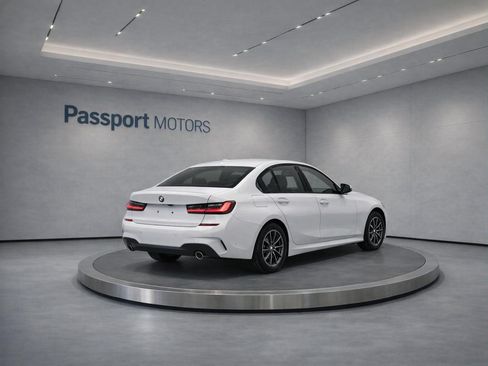 Used 2025 BMW 330i Sedan RWD image 2