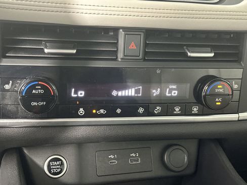 Certified 2023 Nissan Rogue SV w/ SV Premium B Package FWD image 19