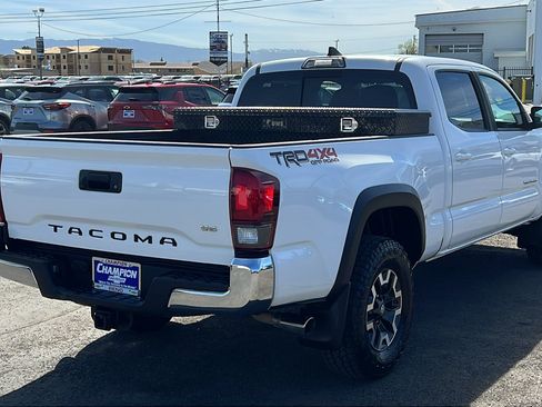 Used 2019 Toyota Tacoma TRD Off-Road AWD/4WD image 5