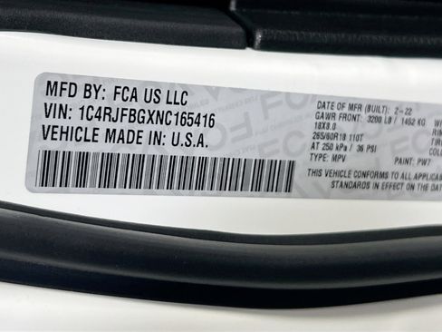 Used 2022 Jeep Grand Cherokee Limited image 32