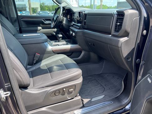 Used 2022 GMC Sierra 1500 SLT AWD/4WD image 17