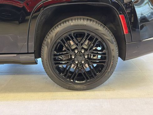 New 2026 Jeep Grand Wagoneer Limited AWD/4WD image 18
