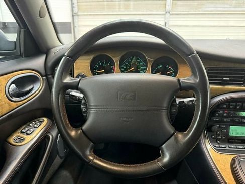 Used 2002 Jaguar XJ8 RWD image 23