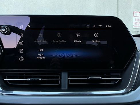 Used 2025 Chevrolet Trax LT image 27