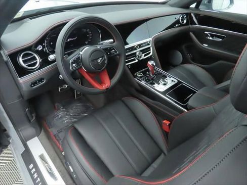 New 2025 Bentley Flying Spur Plug-In Hybrid image 10