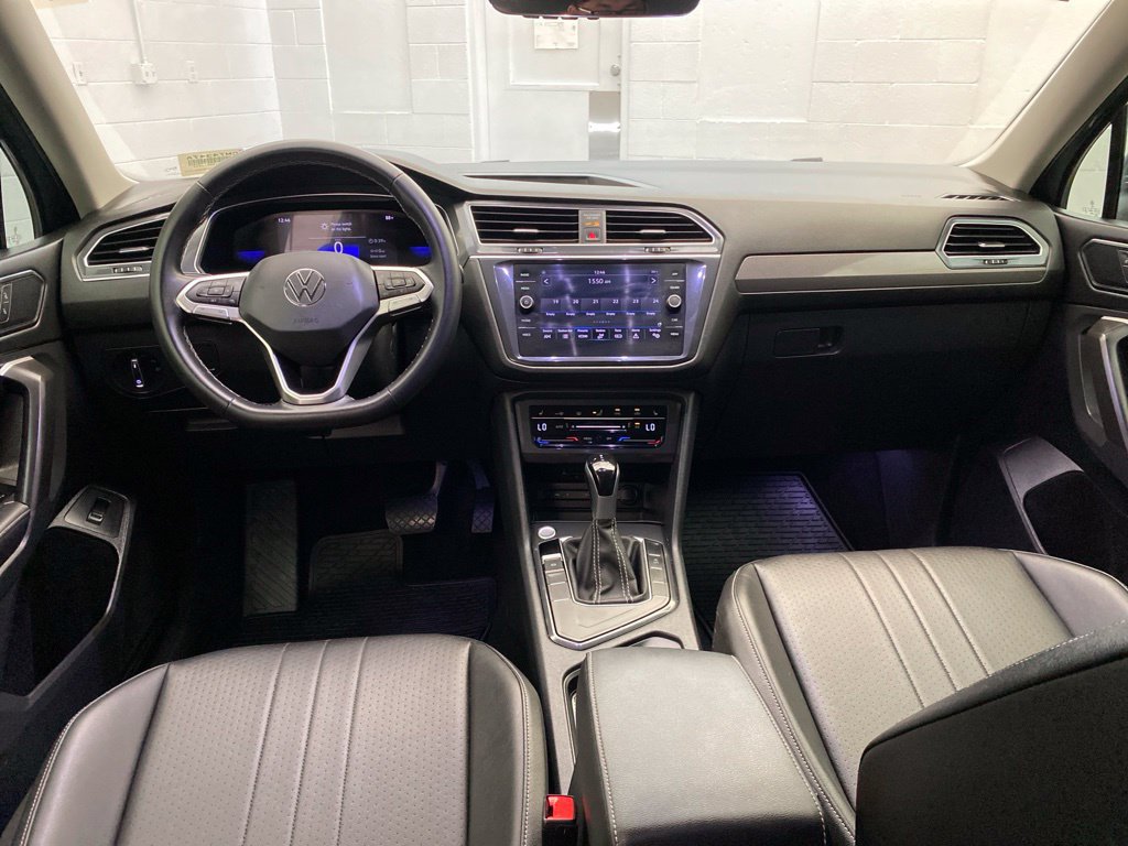 Used 2024 Volkswagen Tiguan SE FWD image 11