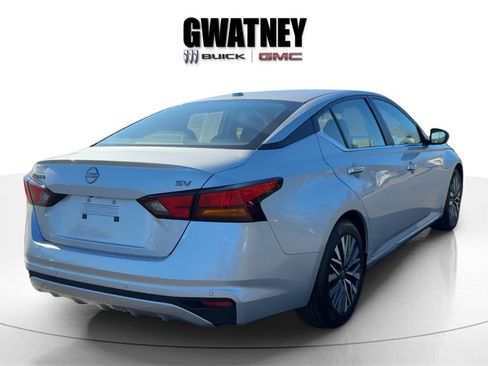 Used 2024 Nissan Altima 2.5 SV image 7