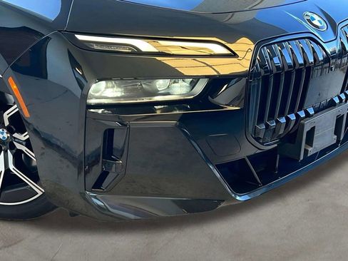 Used 2023 BMW 760i xDrive w/ Parking Assistance Package image 27