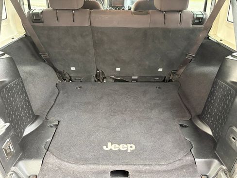 Used 2013 Jeep Wrangler Unlimited Sport image 19