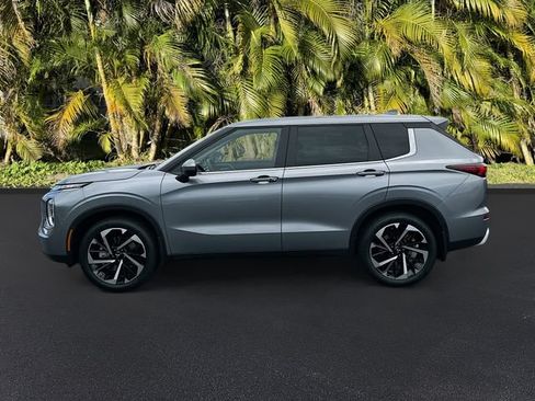 Used 2023 Mitsubishi Outlander SE FWD image 8