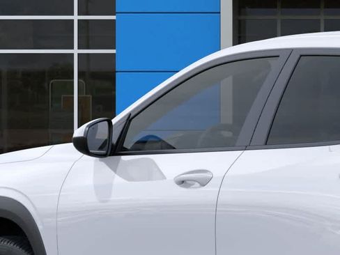 New 2026 Chevrolet Trax LS w/ LS Convenience Package FWD image 12