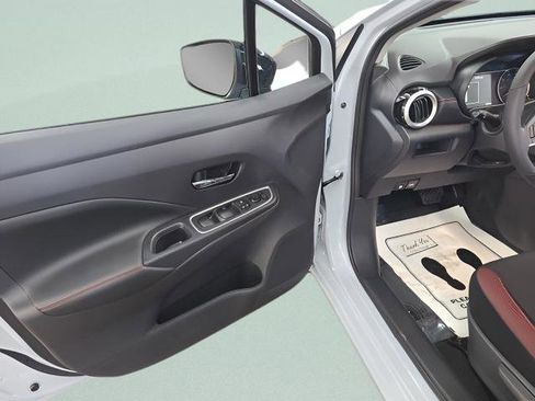New 2025 Nissan Versa SR w/ Trunk Package image 6