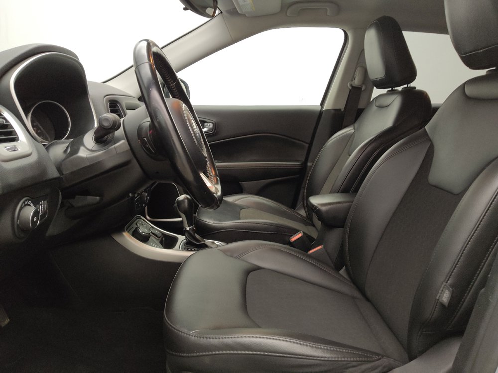 Used 2020 Jeep Compass Latitude w/ Cold Weather Group AWD/4WD image 17