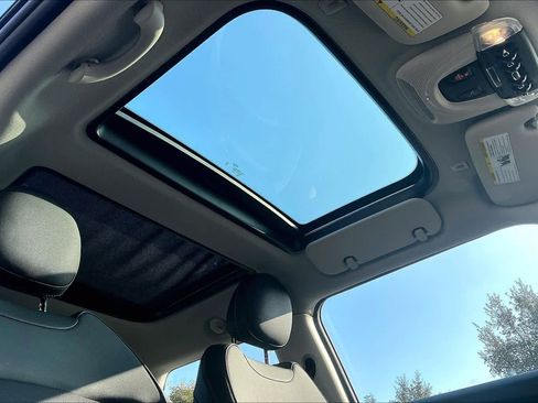 Used 2024 MINI Cooper SE image 23