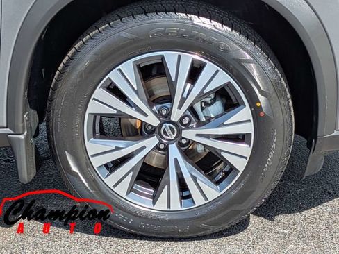 Used 2021 Nissan Rogue SV FWD image 12