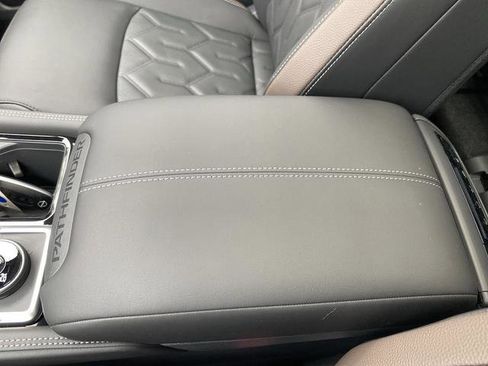 New 2026 Nissan Pathfinder Platinum image 20