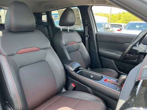 Used 2025 Nissan Kicks SR AWD/4WD image 24