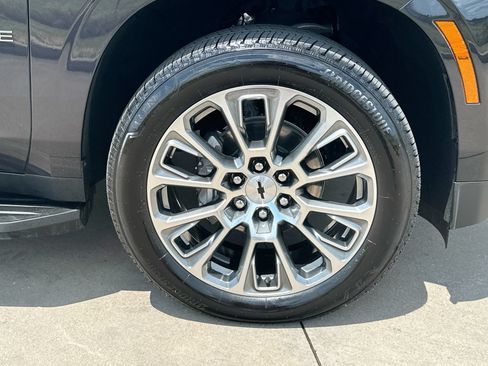 Used 2025 Chevrolet Tahoe Premier AWD/4WD image 10