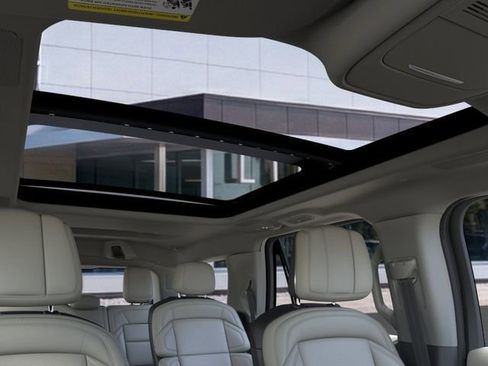 New 2026 Lincoln Navigator Reserve w/ Jet Appearance Package AWD/4WD image 23