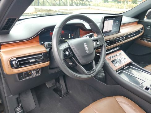 Certified 2024 Lincoln Aviator Reserve w/ Equipment Group 201A image 13