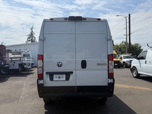 Used 2023 RAM ProMaster 2500 FWD image 6