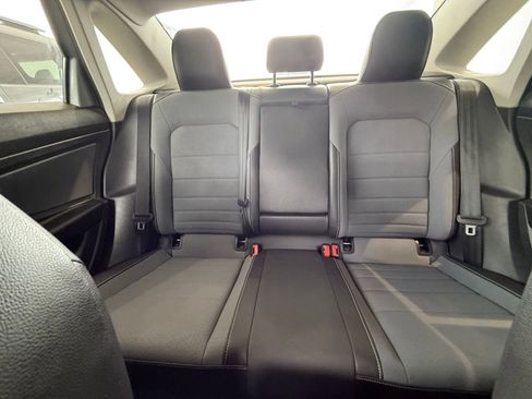 Used 2025 Volkswagen Jetta SE image 38