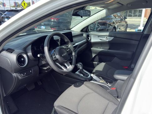 Used 2023 Kia Forte LXS w/ LXS Technology Package image 10