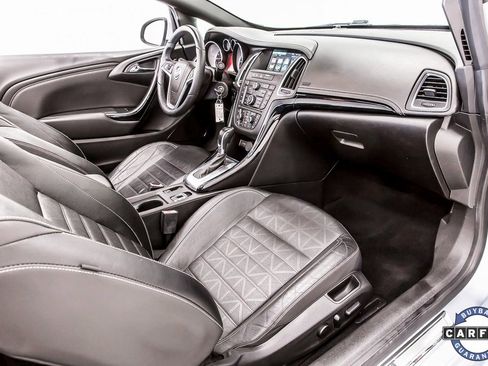 Used 2019 Buick Cascada Premium image 33
