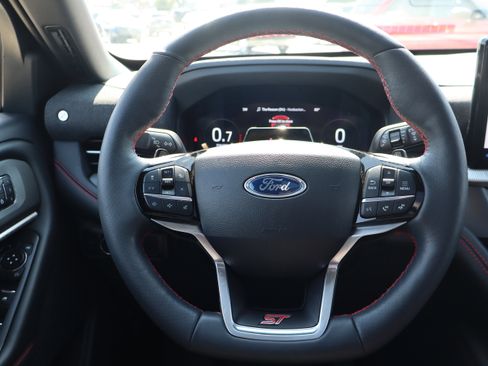 Used 2025 Ford Explorer ST image 19