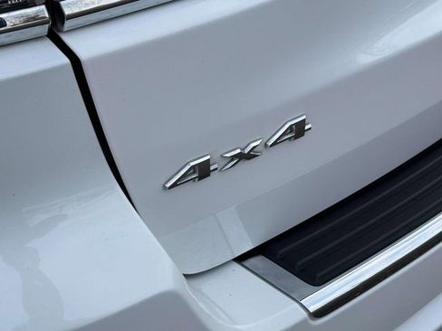 Used 2015 Jeep Grand Cherokee Overland image 16