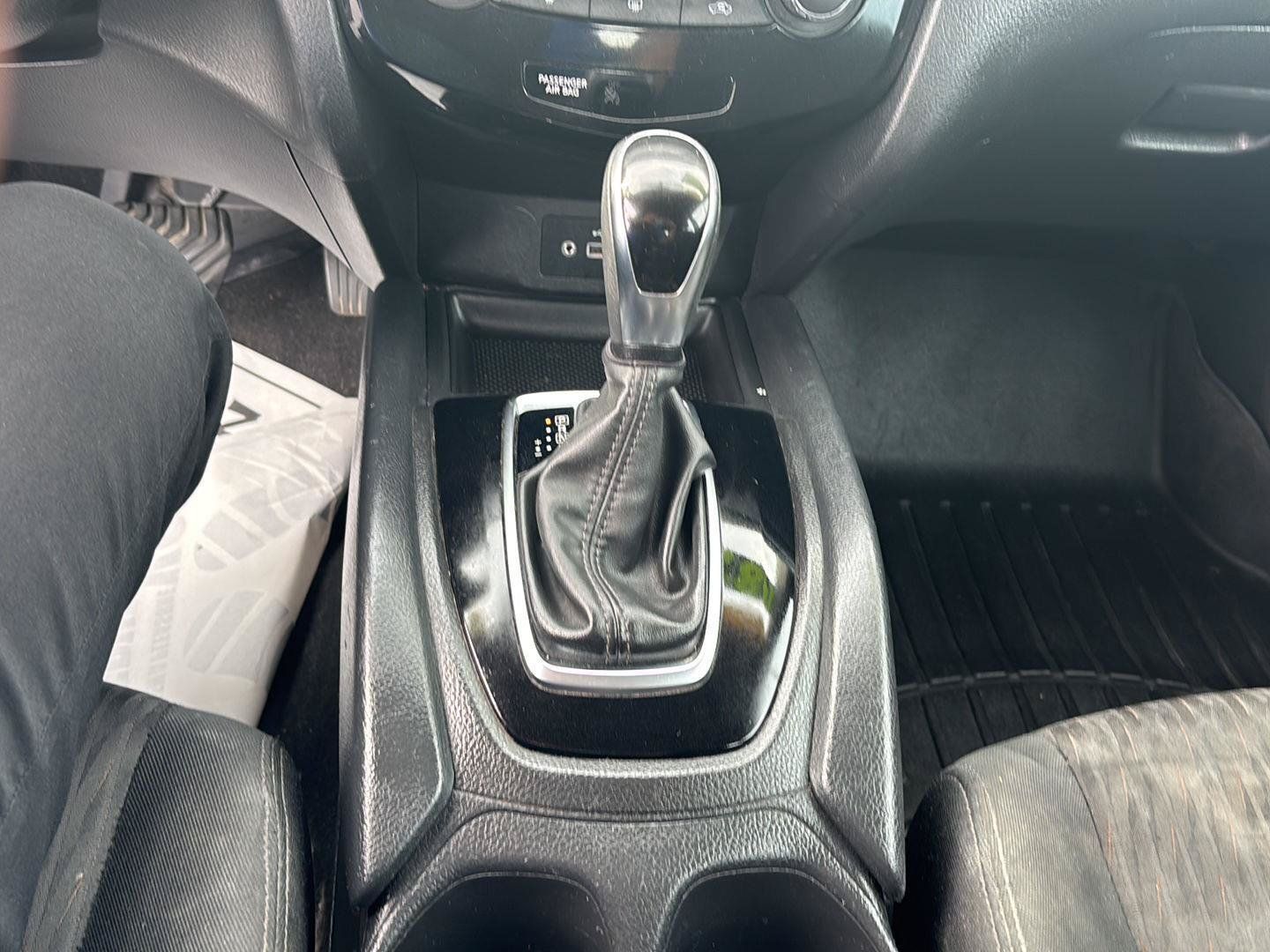 Used 2020 Nissan Rogue S FWD image 4