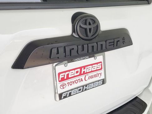 Used 2021 Toyota 4Runner TRD Off-Road Premium AWD/4WD image 8
