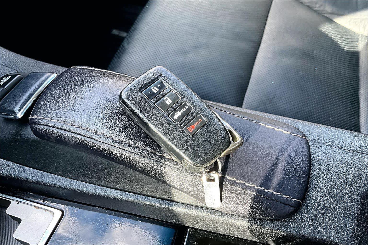 Used 2014 Lexus ES 350 w/ Luxury Package FWD image 15