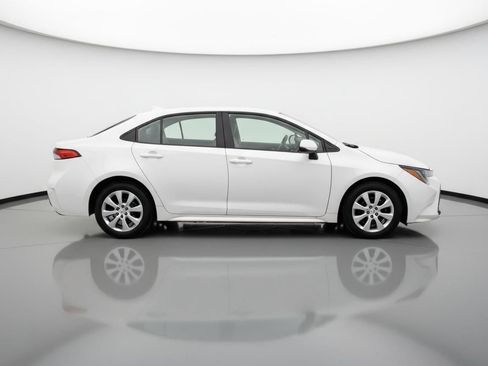 Used 2025 Toyota Corolla LE FWD image 11