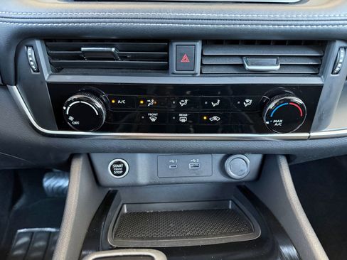 Used 2022 Nissan Rogue S FWD image 29