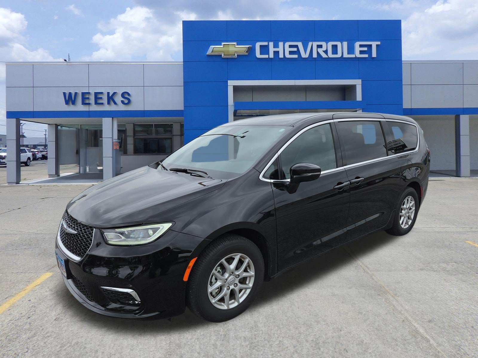 Used 2026 Chrysler Pacifica Select FWD image 1