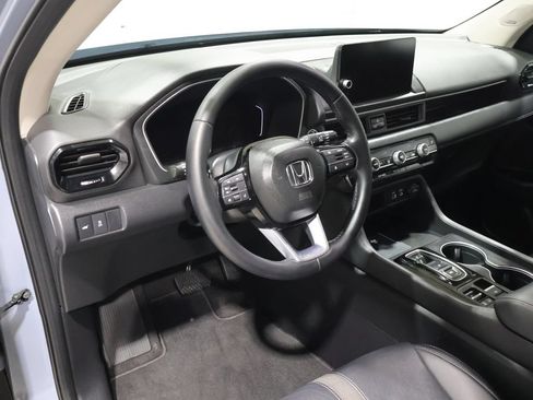 Used 2023 Honda Pilot Touring image 17