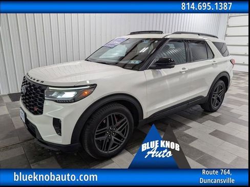 Used 2025 Ford Explorer ST image 1