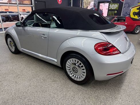 Used 2016 Volkswagen Beetle 1.8T S FWD image 3