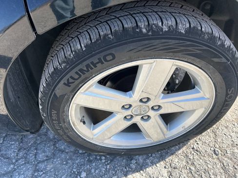 Used 2013 Dodge Avenger SE image 12