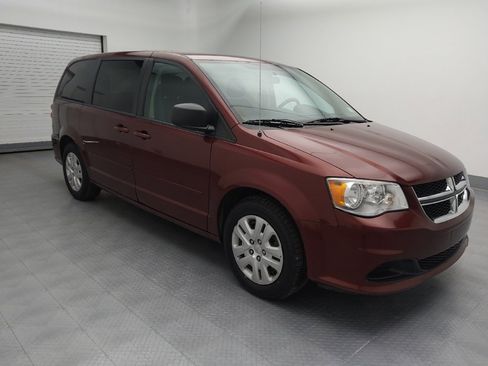 Used 2017 Dodge Grand Caravan SE image 11