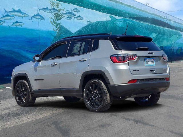 Used 2023 Jeep Compass Latitude AWD/4WD image 2