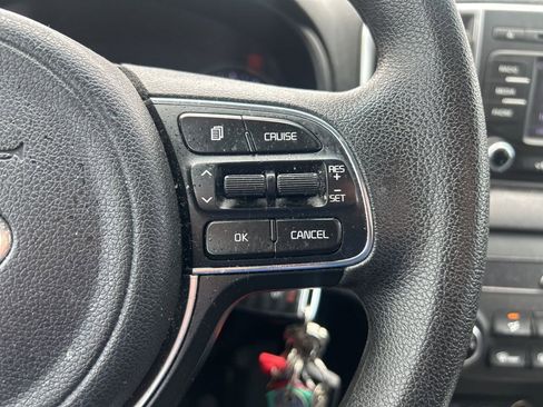 Used 2019 Kia Sportage LX AWD/4WD image 16