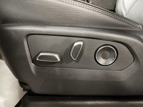 Used 2024 GMC Yukon XL Denali w/ Max Trailering Package image 11